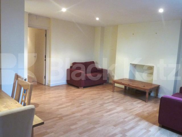 			AVAIL 15/7/16!, 4 Bedroom, 1 bath, 1 reception Flat			 St Stephens Gardens, NOTTING HILL 